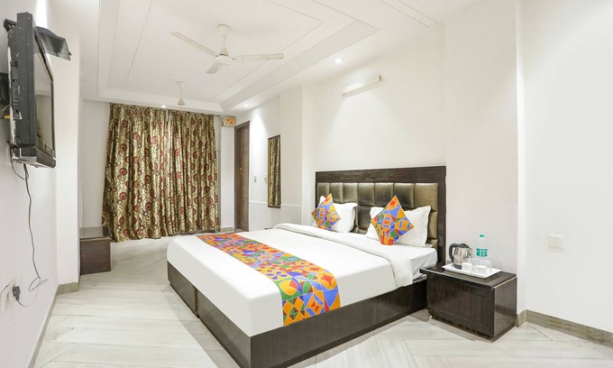 Kalkaji Hotel | Budget-Friendly Stay at Fabexpress Lotus Palace with Breakfast