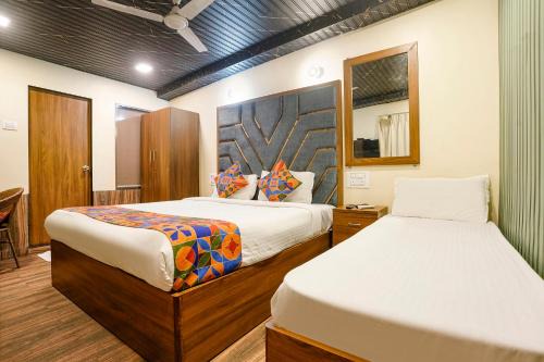 Jogeshwari East Hotel | Malali Residency: Oceanfront Family Retreat with Great Reviews