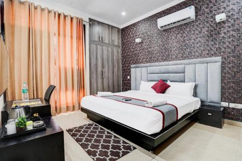 Gurugram Hotel | Budget-Friendly FabExpress Next Home with Breakfast Included