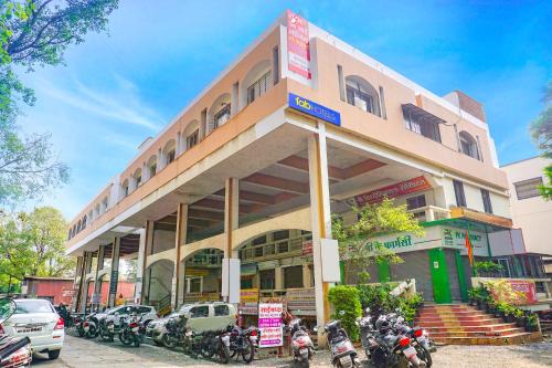 Nashik Road Hotel | Budget-Friendly Stay at FabHotel Om Sai with Breakfast