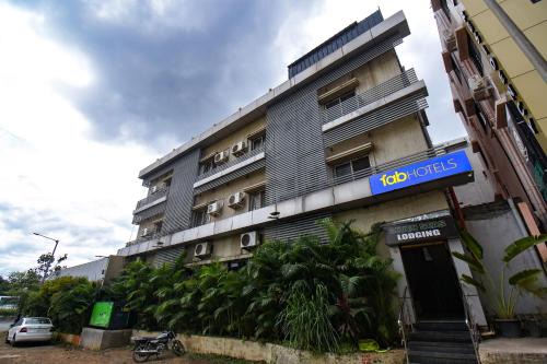Pimpri - Chinchwad Hotel | FabExpress Seven Seas