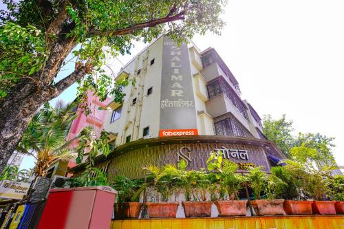 Malad East Hotel | Budget-Friendly Stay at FabExpress Shalimar with Breakfast