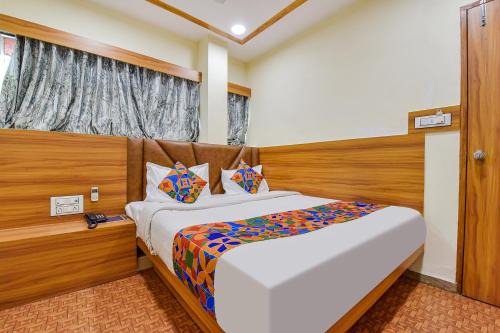 Navrangpura Hotel | Budget-Friendly Stay at FabExpress Silver Inn for Families