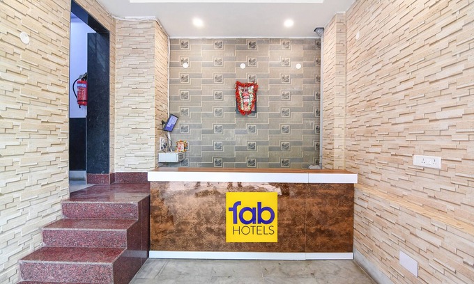 Kolkata Hotel | Budget-Friendly Fabexpress Srideep with Breakfast & Family Amenities