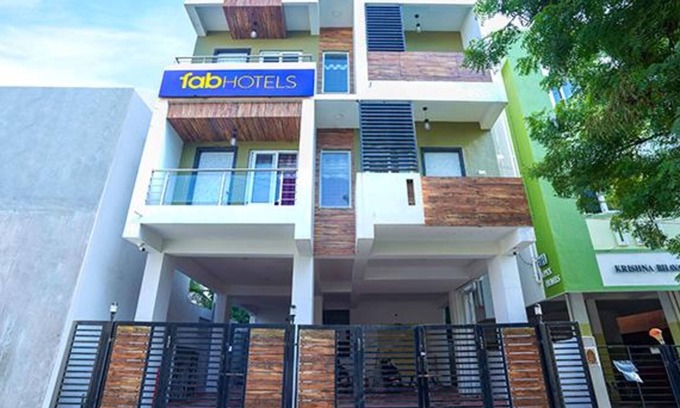 Vandavasi Hotel | Budget-Friendly Stay at Fabexpress Srinivasan Apartment