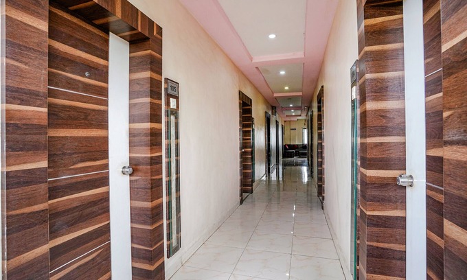 Baramati Hotel | Discover Fabexpress Swara Residency with Family-Friendly Perks