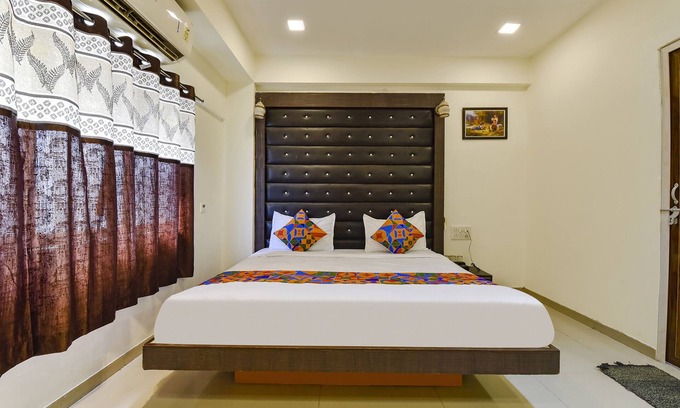 Paldi Hotel | Budget-Friendly Fabhotel Crystal Inn II with Breakfast Included