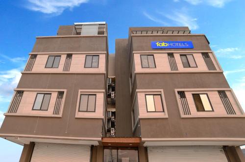 Indore Hotel | Budget-Friendly Stay at FabHotel Dev's Inn with Breakfast