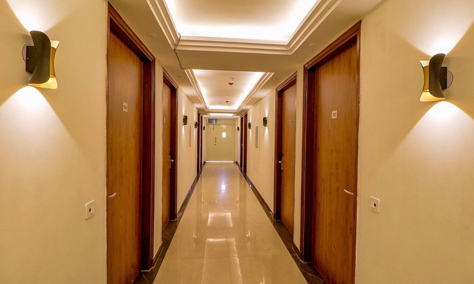Pitampura Hotel | Budget-Friendly Fabhotel F9 Pitampura with Breakfast Included