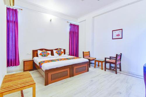 Vaishali Nagar Hotel | Discover FabHotel Gitanjali: Family-Friendly with Breakfast