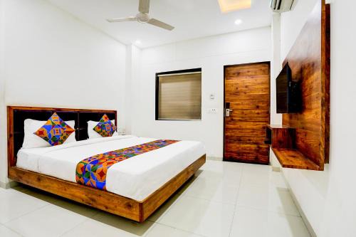 Vadodara Hotel | Budget-Friendly Stay at FabHotel Maa Gayatri with Kitchen