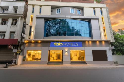 Kachiguda Hotel | Top-Rated FabHotel Prime AM Suites Near Yashoda Hospital