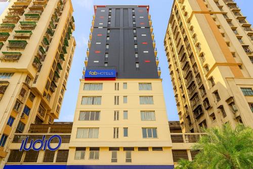 Vaishali Hotel | Pet-Friendly FabHotel Prime Cloud 9: Family Retreat Awaits