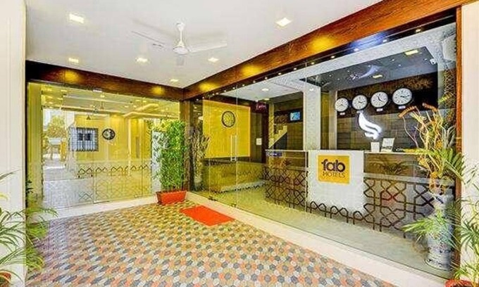 Vadapalani Hotel | Inviting Stay at Fabhotel Ruchikkoot Bay with Breakfast