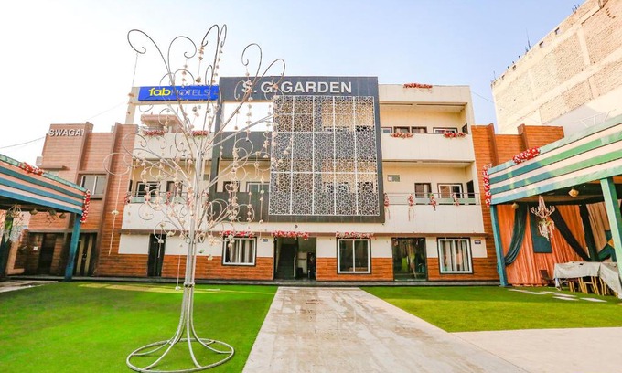 Kalyanpur Hotel | Affordable Family Getaway at FabHotel SG Garden