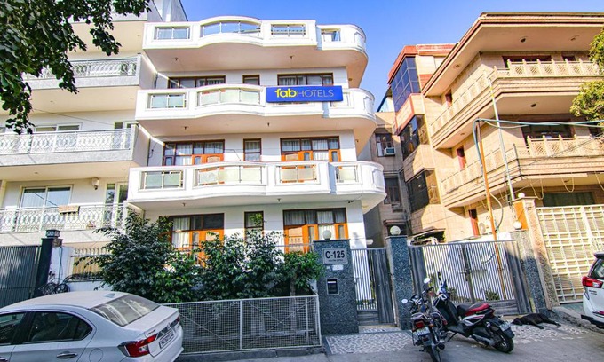 South City I Hotel | Budget-Friendly FabHotel SKS Excel Inn for Families