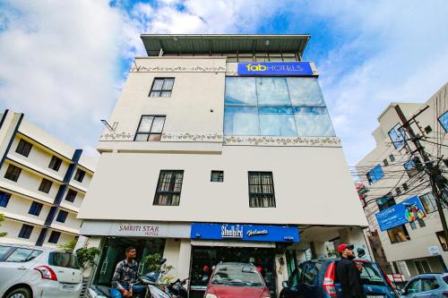 Maharana Pratap Nagar Hotel | Budget-Friendly Stay at FabHotel Smriti Star with Breakfast