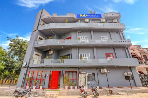 Kanpur Hotel | Premium Stay at FabHotel Super 3 with Top Amenities
