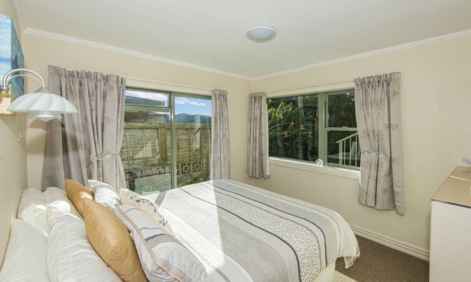 Paihia House | Stunning Sea View 4 Bedroom House with Private Pool