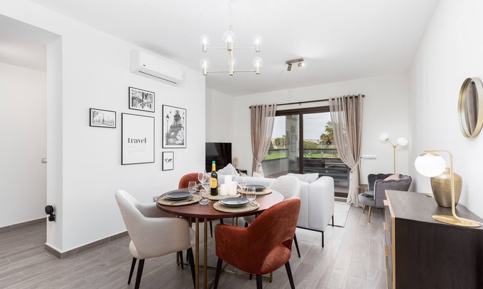 Caleta de Fuste Apartment | Stylish Boutique Apartment by the Golf Course & Beach