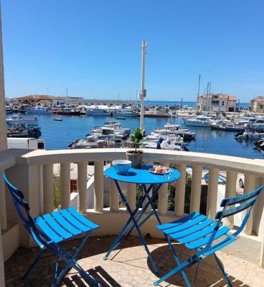 Martigues House | Beautiful Gem by the Water with Oceanfront Views
