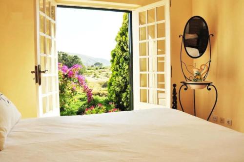 Setubal Villa | Discover Quinta do Vento: Oceanfront Retreat with Pool