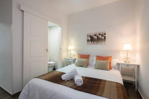 Genil Apartment | Inviting Stay at Fabuloso Piso near Paseo de la Bomba