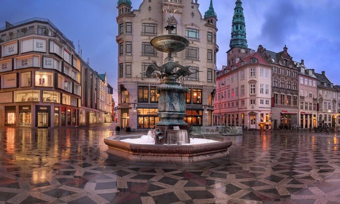 Copenhagen City Centre Apartment | Elegant 140m2 Penthouse with Pool and Spa Amenities