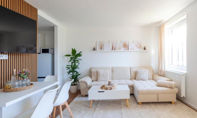 Ricklingen Apartment | Inviting 2 Room City Apartment with Contactless Check-in