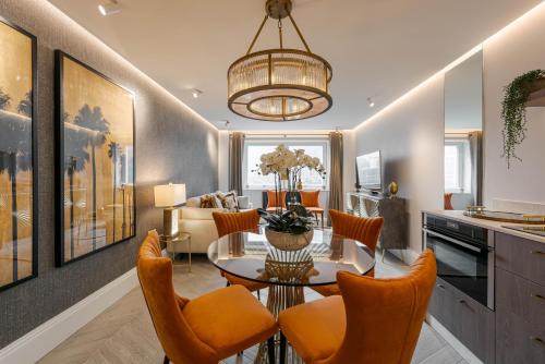 Knightsbridge Apartment | Top-Rated Contemporary Flat Steps from Harrods