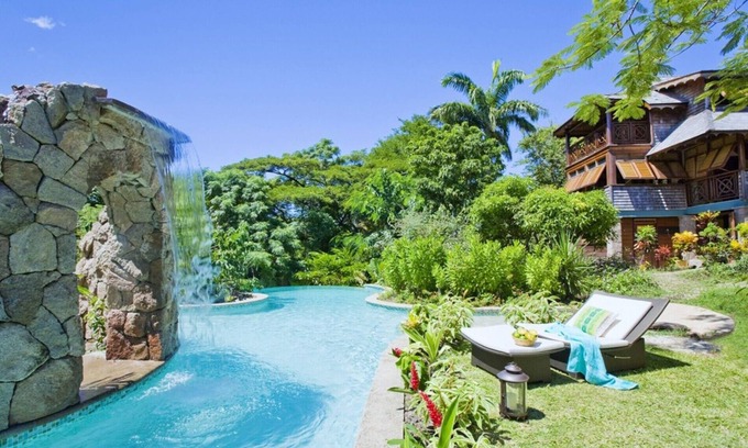 Trouya Villa | Prime 5-Bedroom Villa Steps from the Beach in St Lucia