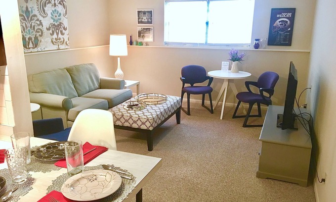 Manhattan Apartment | Ideal Aggieville Hideaway - Pet-Friendly 1 Bedroom Near KSU