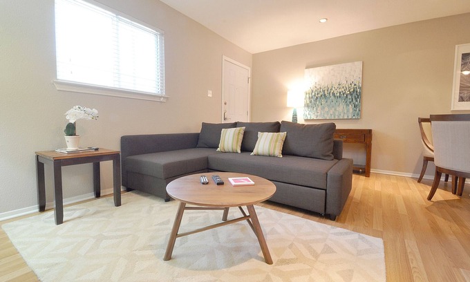 South Lamar Condo | Beautiful Central Austin Condo with Pool & Spa Amenities