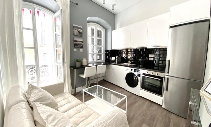 Gibraltar Apartment | Elegant City Centre Apartment - Grand Central House Awaits