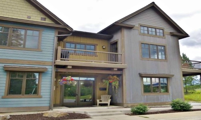 Whitefish Condo | Premier Condo in the Heart of Whitefish - Pet Friendly Stay