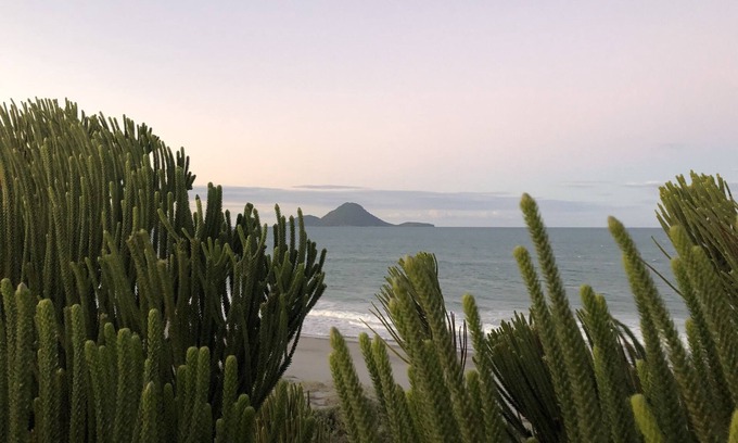 Coastlands House | Perfect Family Retreat Steps from Coastlands Beach