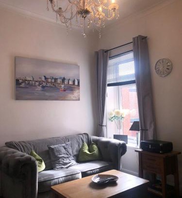 Gosforth Apartment | Charming Flat in Prime Gosforth Location - Family Friendly