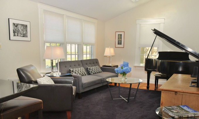 Tisbury House | Relaxation Awaits: Walk to Beach, Town & Tennis!