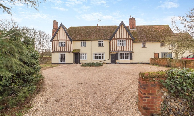 Ipswich Cottage | Unforgettable Property with Unique Beams and Spa Amenities