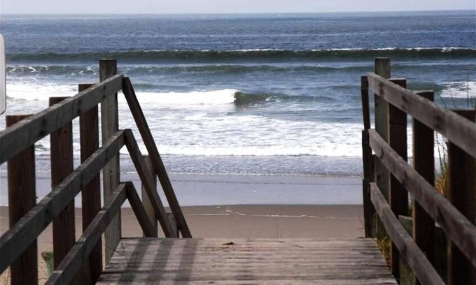 Watsonville House | Unforgettable Monterey Beach House with Oceanfront Bliss!
