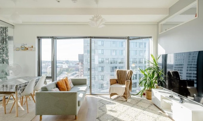 Kallio Apartment | Modern Apartment in Helsinki: Guest Rated 9/10, Family Friendly