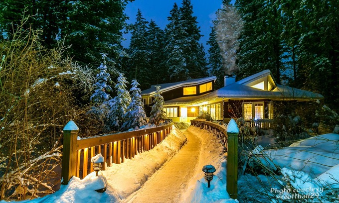 Ronan House | Explore Mountain Creek Retreat: Lake Views & Top Amenities
