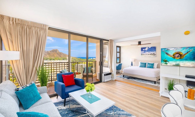Waikiki Condo | Unforgettable Ocean & Diamond Head View with Free Parking