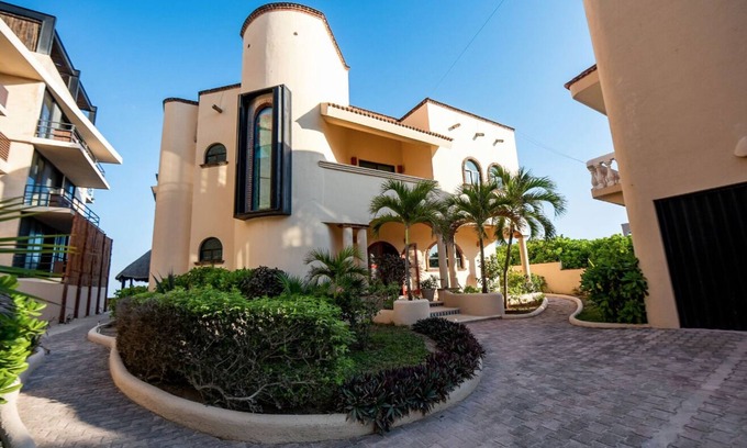 Tulsayab House | Oceanfront Retreat with Private Beach & Pool Access