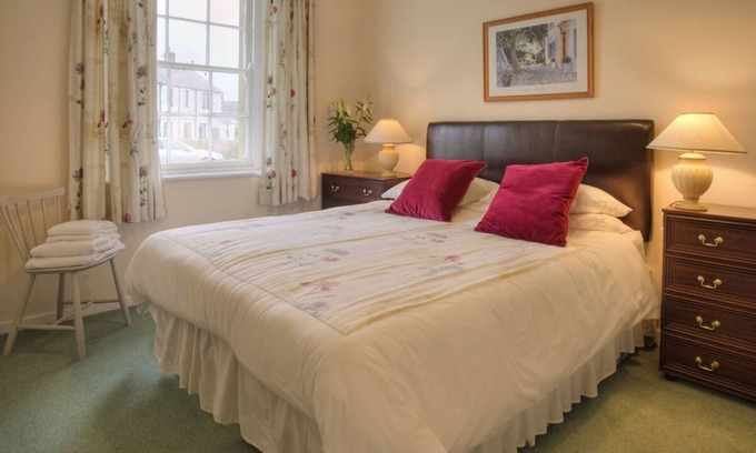Belford Cottage | Breathtaking Views of Lindisfarne with Family-Friendly Amenities