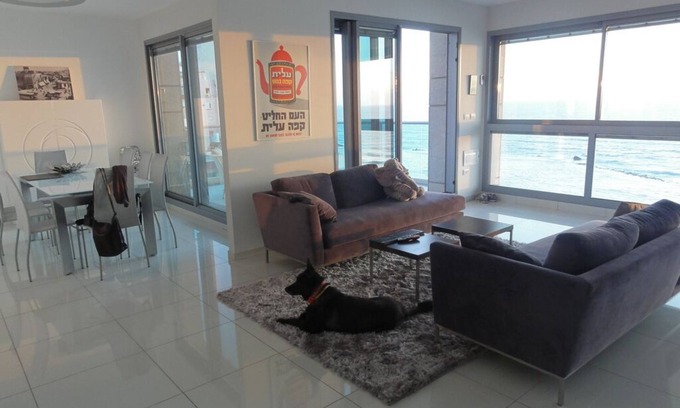 Bat Yam Apartment | Scenic Sea View Retreat in South Tel Aviv Awaits You