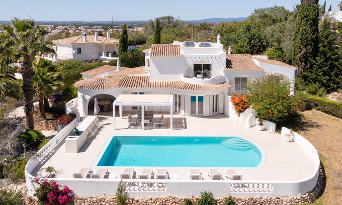 Calicas Villa | Guest Rated Villa with Private Pool and Breakfast Included
