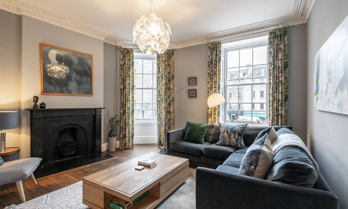 Newington Apartment | Exceptional Two-Bedroom Apartment in City Center, Sleeps 4