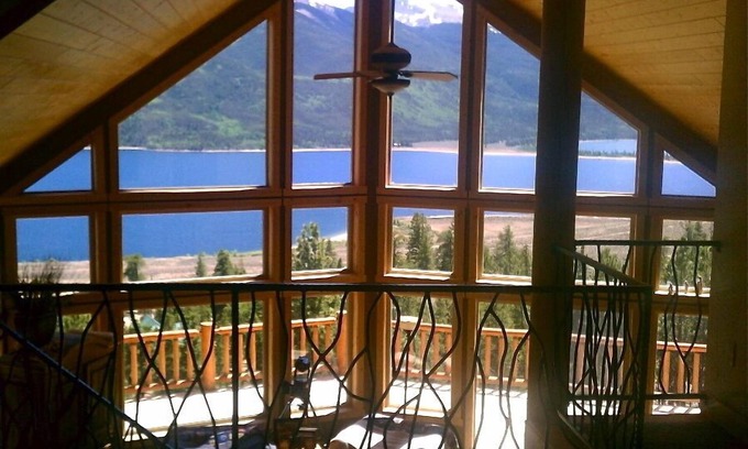 Twin Lakes House | Family-Friendly Retreat with Lake Views and Breakfast Included