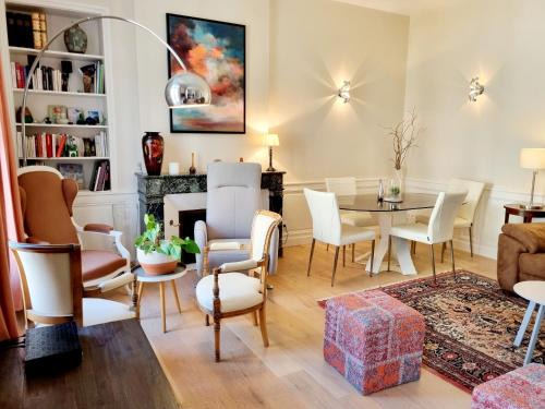 Angouleme Apartment | Bright Apartment Facing City Hall with Breakfast Included